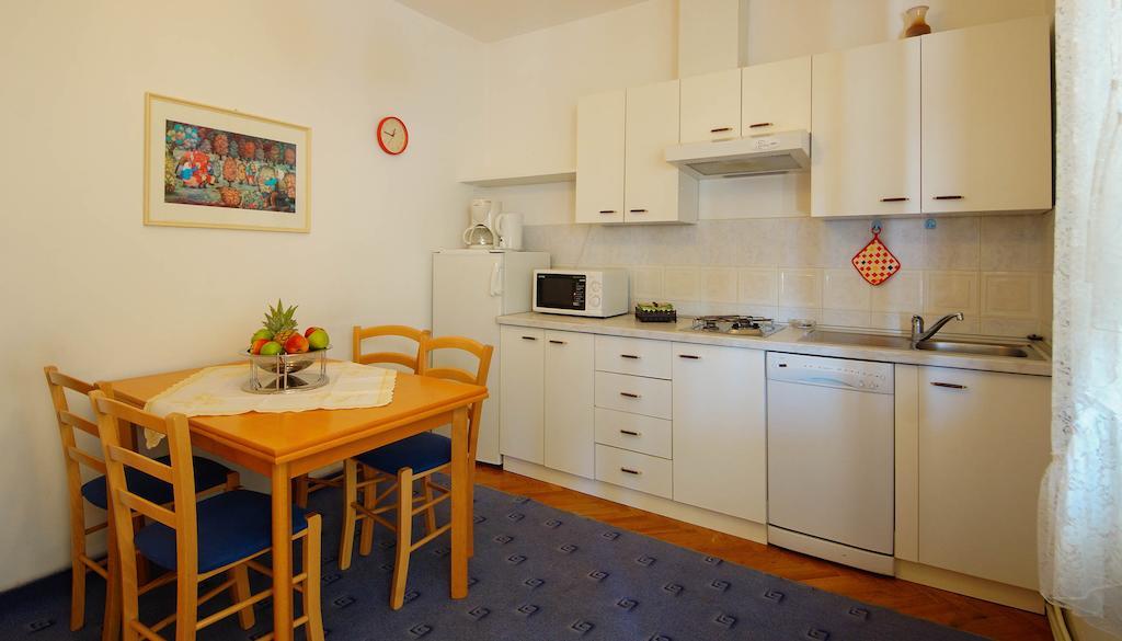 Apartments Lina Novi Vinodolski Quarto foto